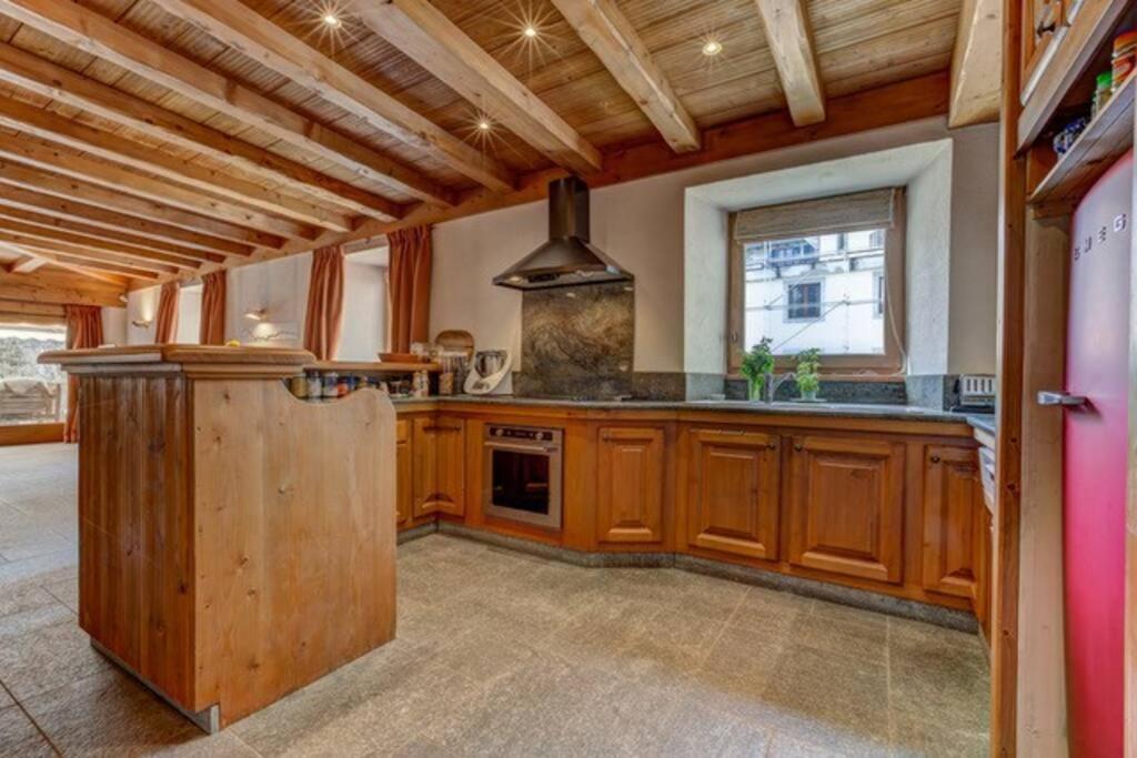 Spacious 3-Bed In The Heart Of Chamonix Luaran gambar